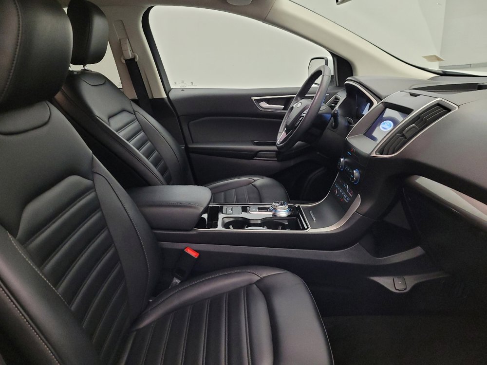 Used 2020 Ford Edge SEL image 21