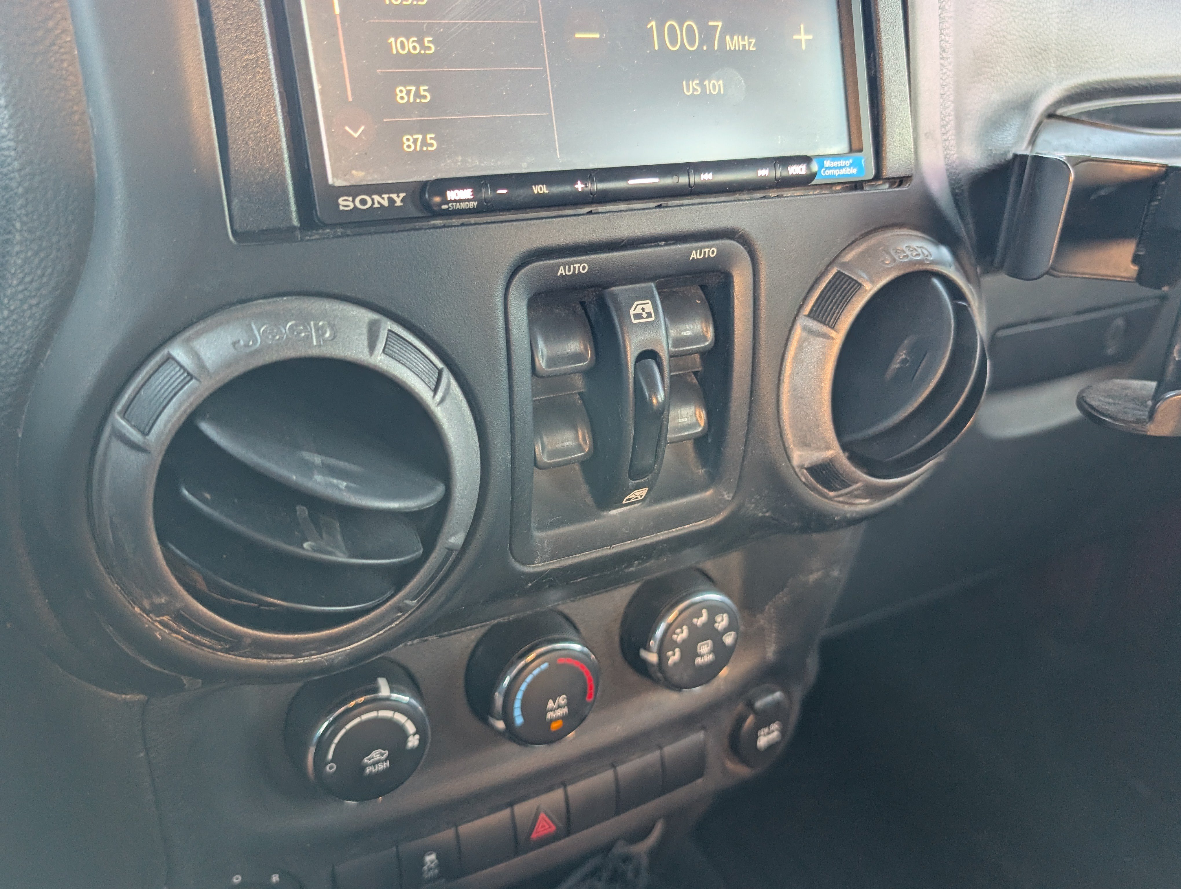 Used 2012 Jeep Wrangler Unlimited Sport AWD/4WD image 18