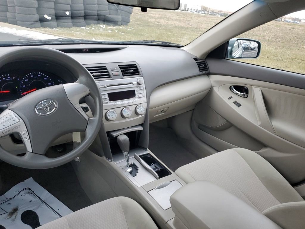 Used 2011 Toyota Camry LE image 24
