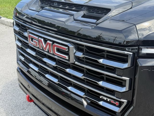 Used 2025 GMC Sierra 2500 AT4 w/ AT4 Premium Plus Package AWD/4WD image 7