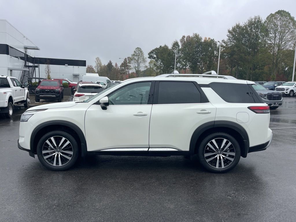 Used 2024 Nissan Pathfinder Platinum w/ Black Appearance Package image 2