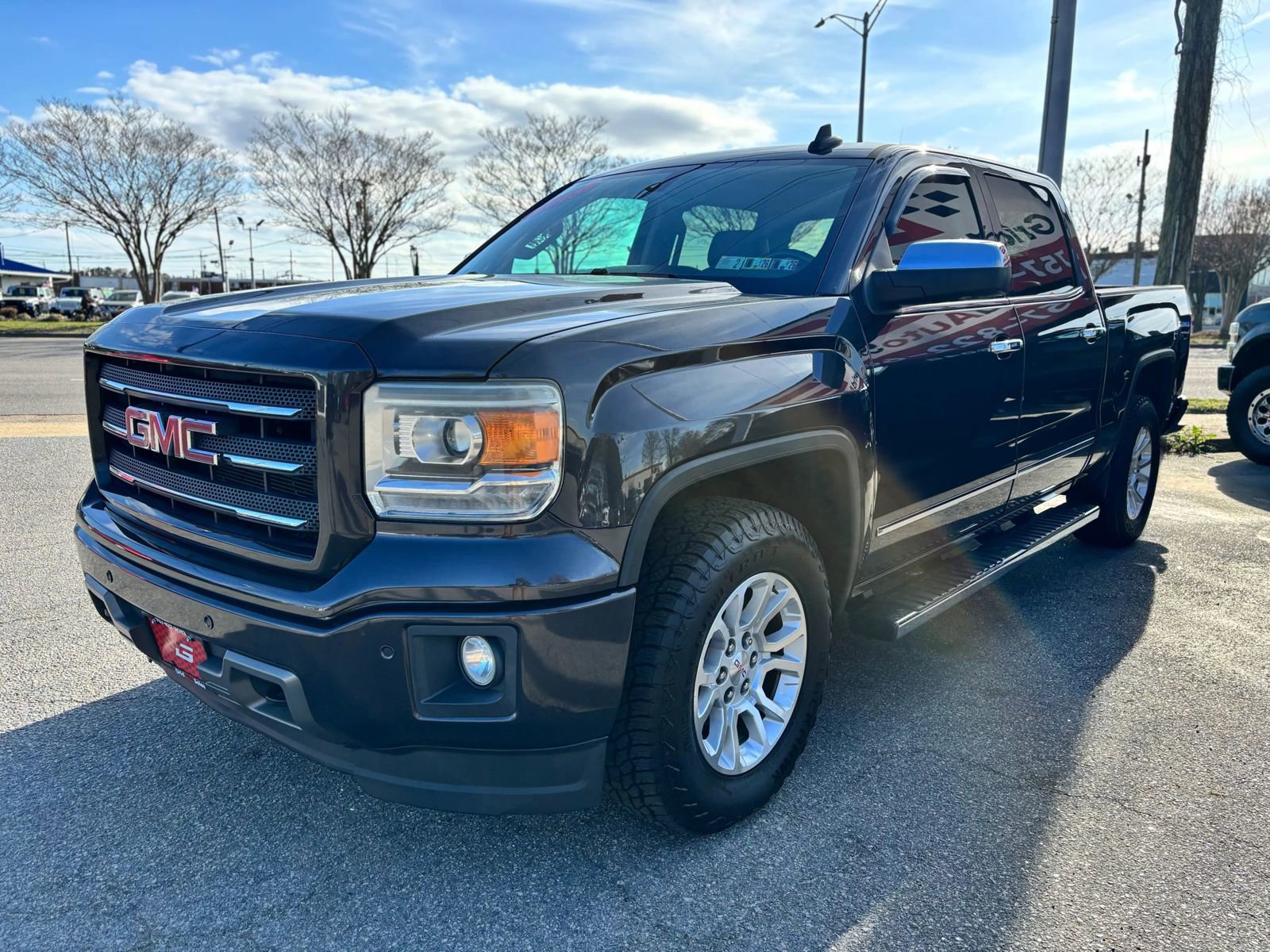Used 2015 GMC Sierra 1500 SLT w/ All-Terrain Package AWD/4WD image 8