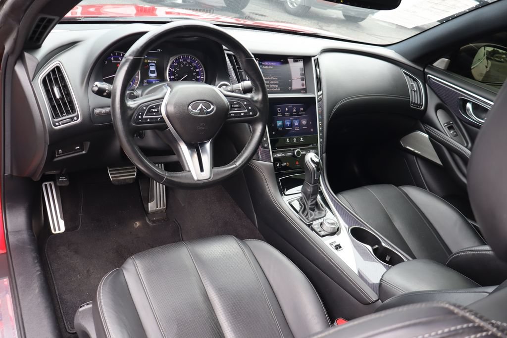 Used 2017 INFINITI Q60 Red Sport 400 AWD/4WD image 6