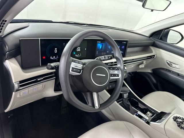 Certified 2025 Hyundai Tucson SE image 13