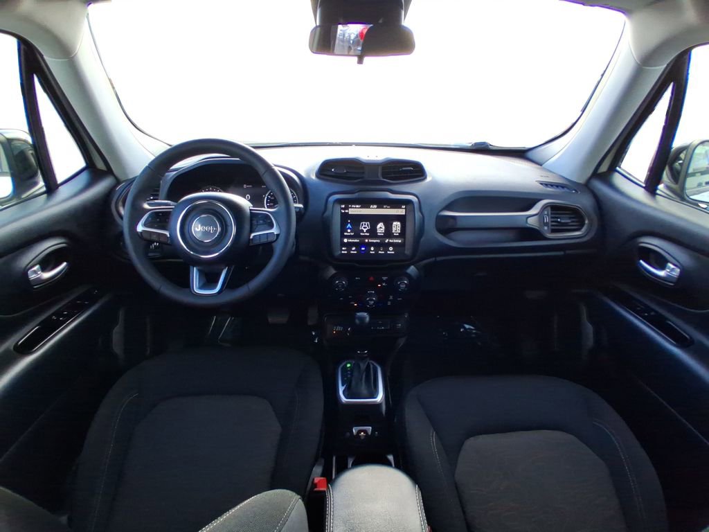 Used 2023 Jeep Renegade Latitude AWD/4WD image 11