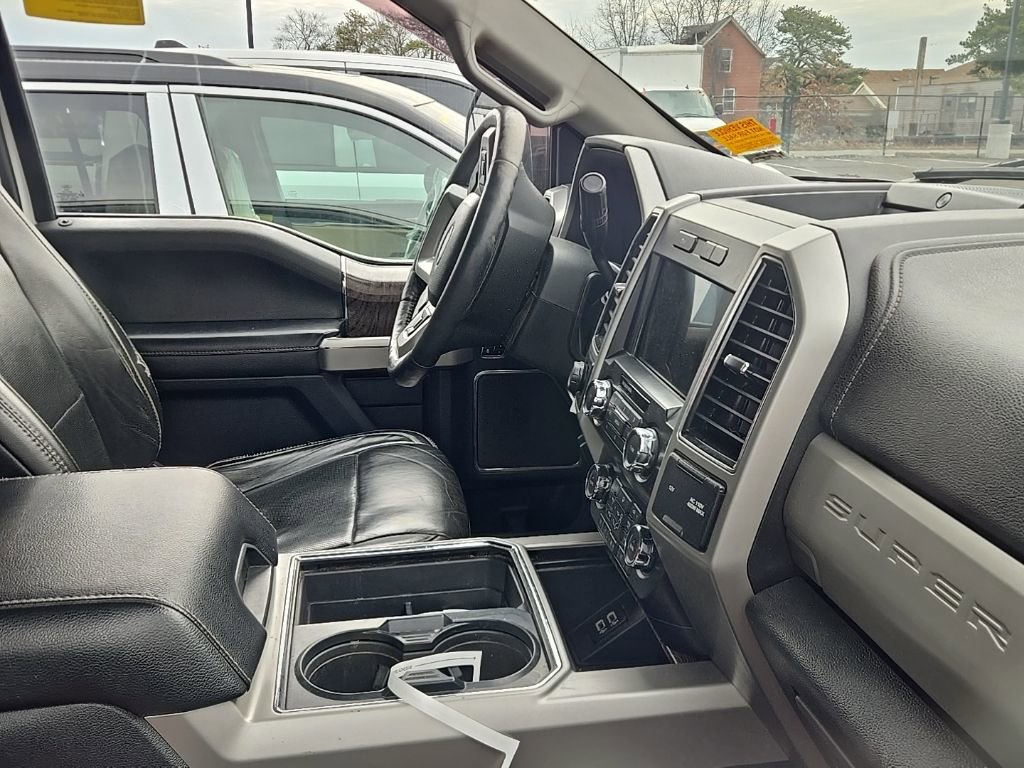 Used 2019 Ford F250 Lariat w/ Lariat Ultimate Package image 11