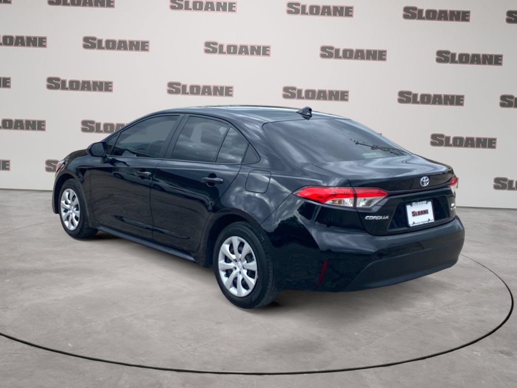 Used 2025 Toyota Corolla LE FWD image 3