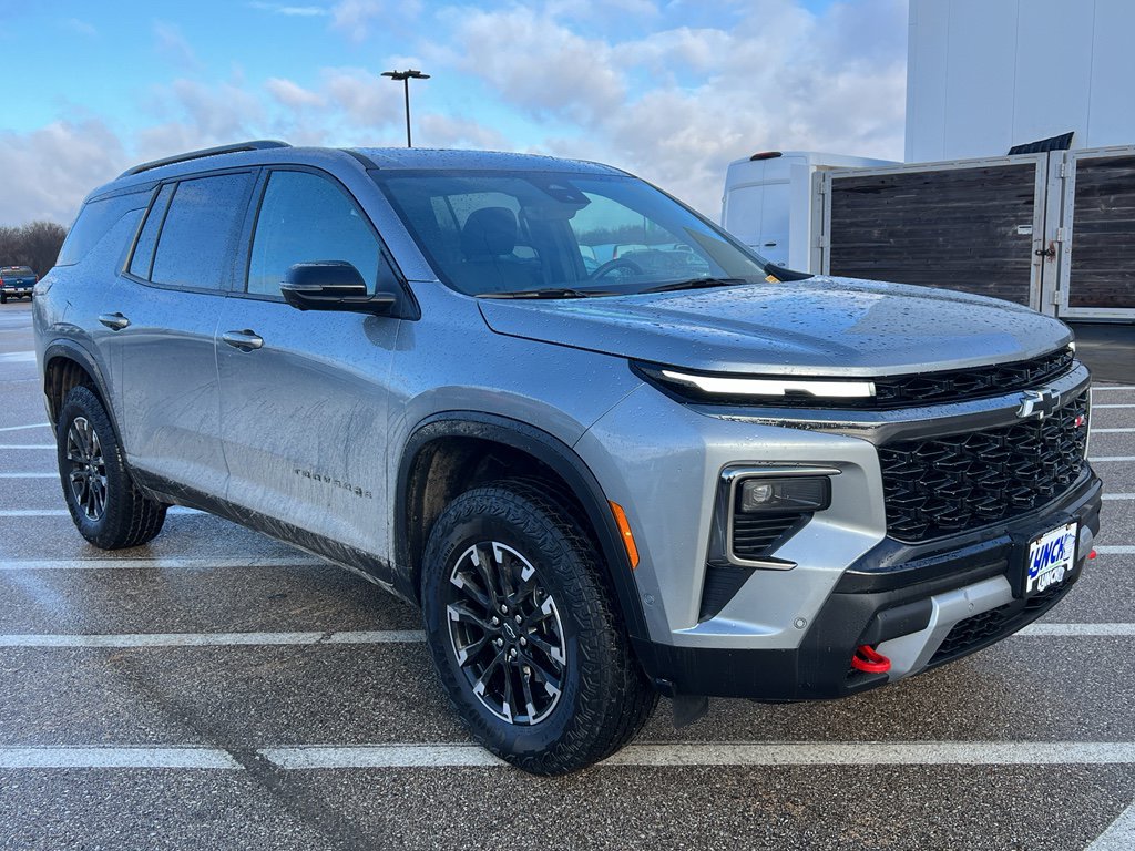 Used 2025 Chevrolet Traverse Z71 image 8