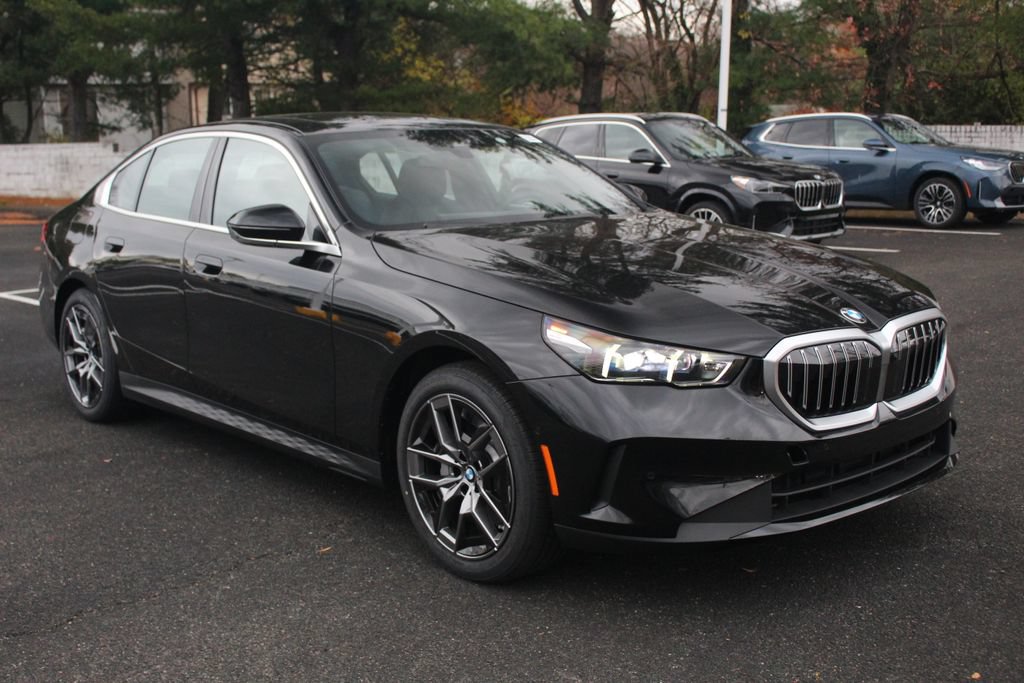 Used 2026 BMW 530i xDrive w/ Premium Package AWD/4WD image 1