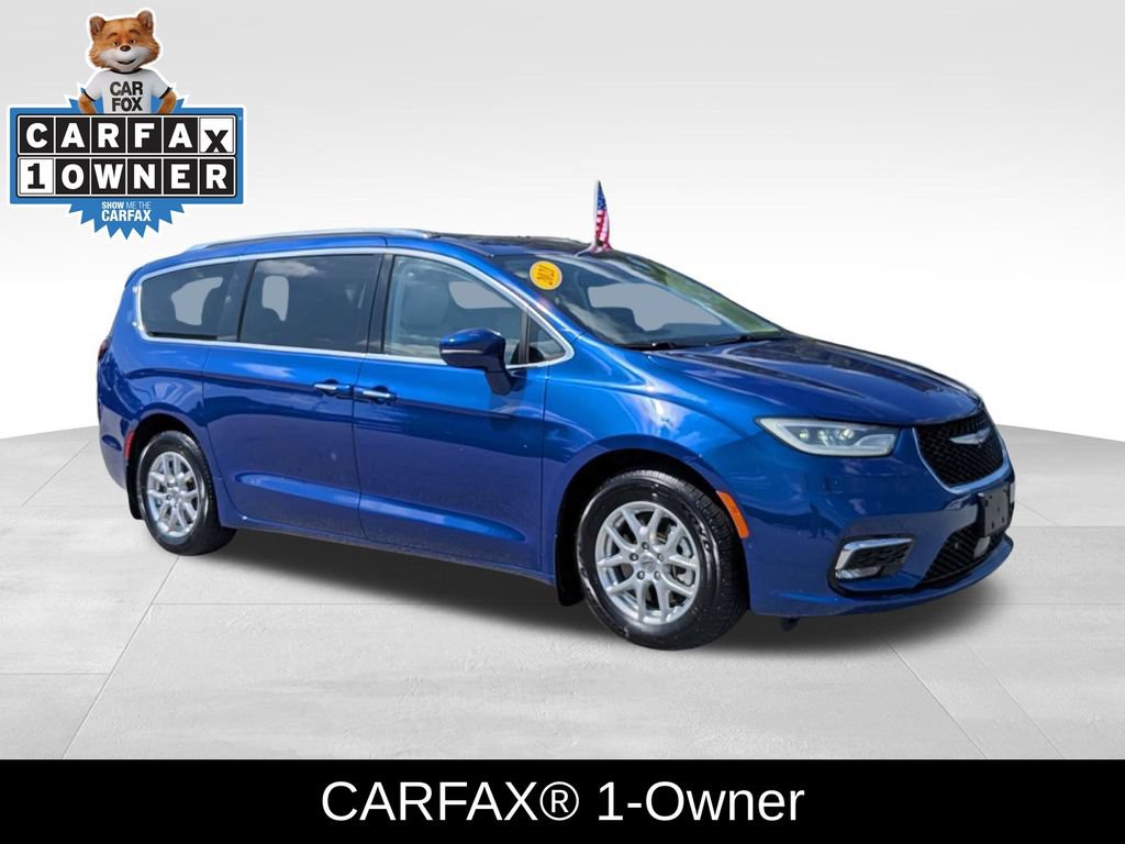 Used 2021 Chrysler Pacifica Touring-L w/ Premium & Safety Sphere Group FWD image 2