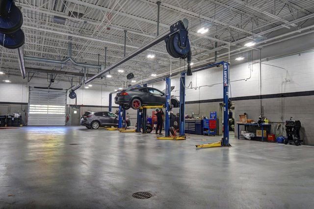 Certified 2025 Acura Integra Base image 30