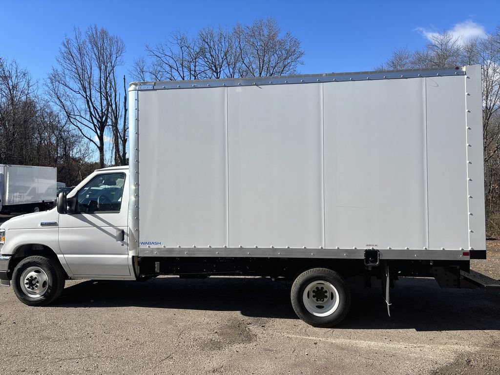 New 2024 Ford E-450 and Econoline 450 Super Duty w/ Power Windows & Locks Group RWD image 9