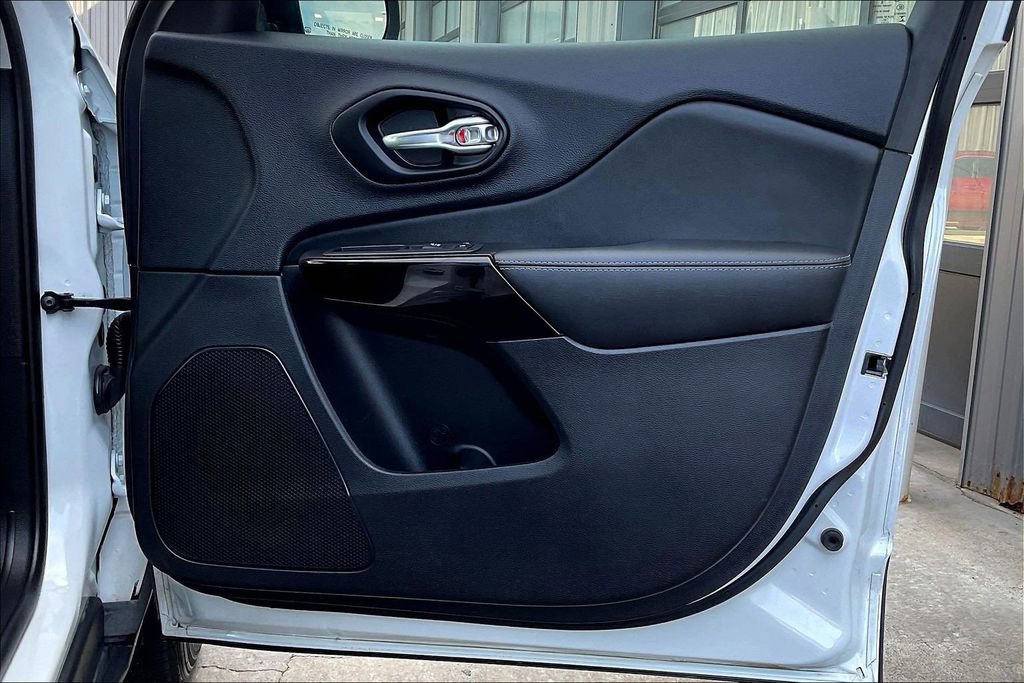 Used 2023 Jeep Cherokee Altitude Lux image 23