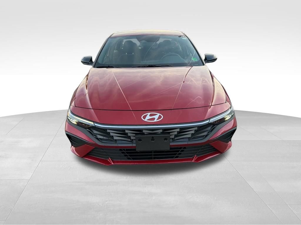 Used 2025 Hyundai Elantra Sport image 9