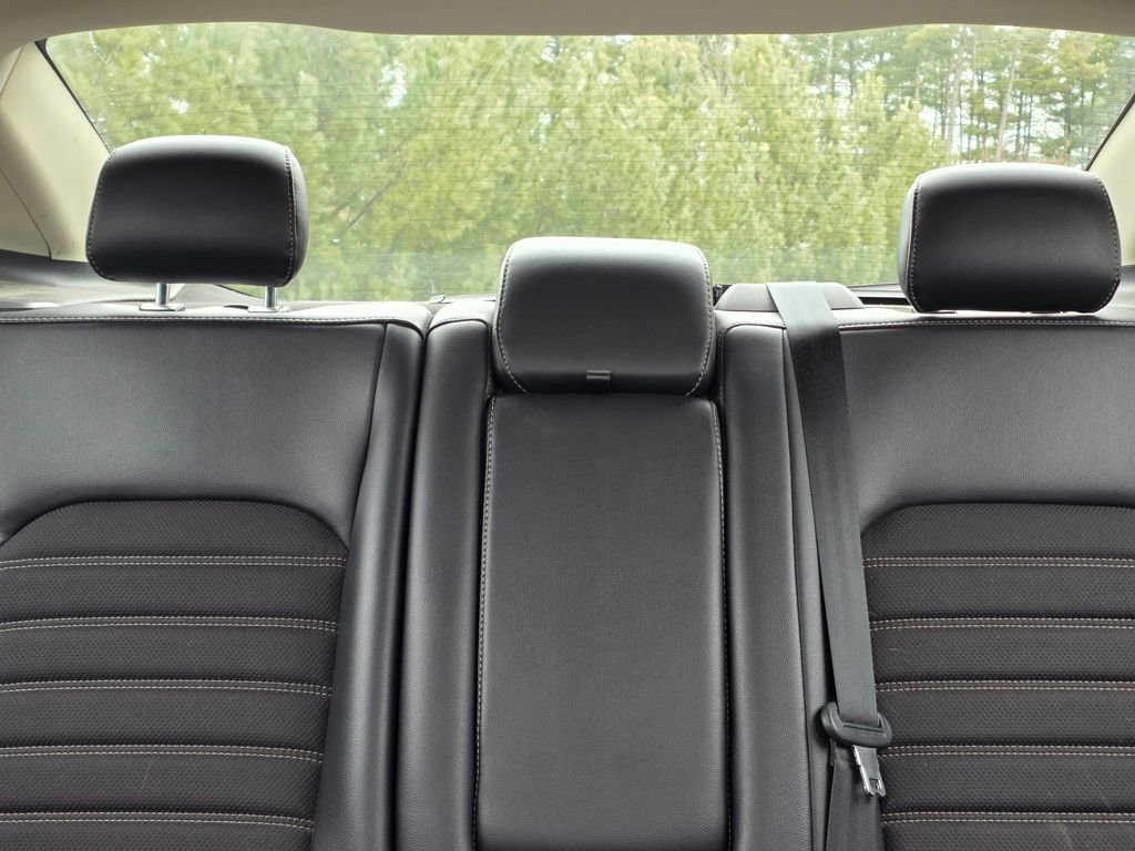 Used 2017 Ford Fusion SE w/ Equipment Group 201A image 16