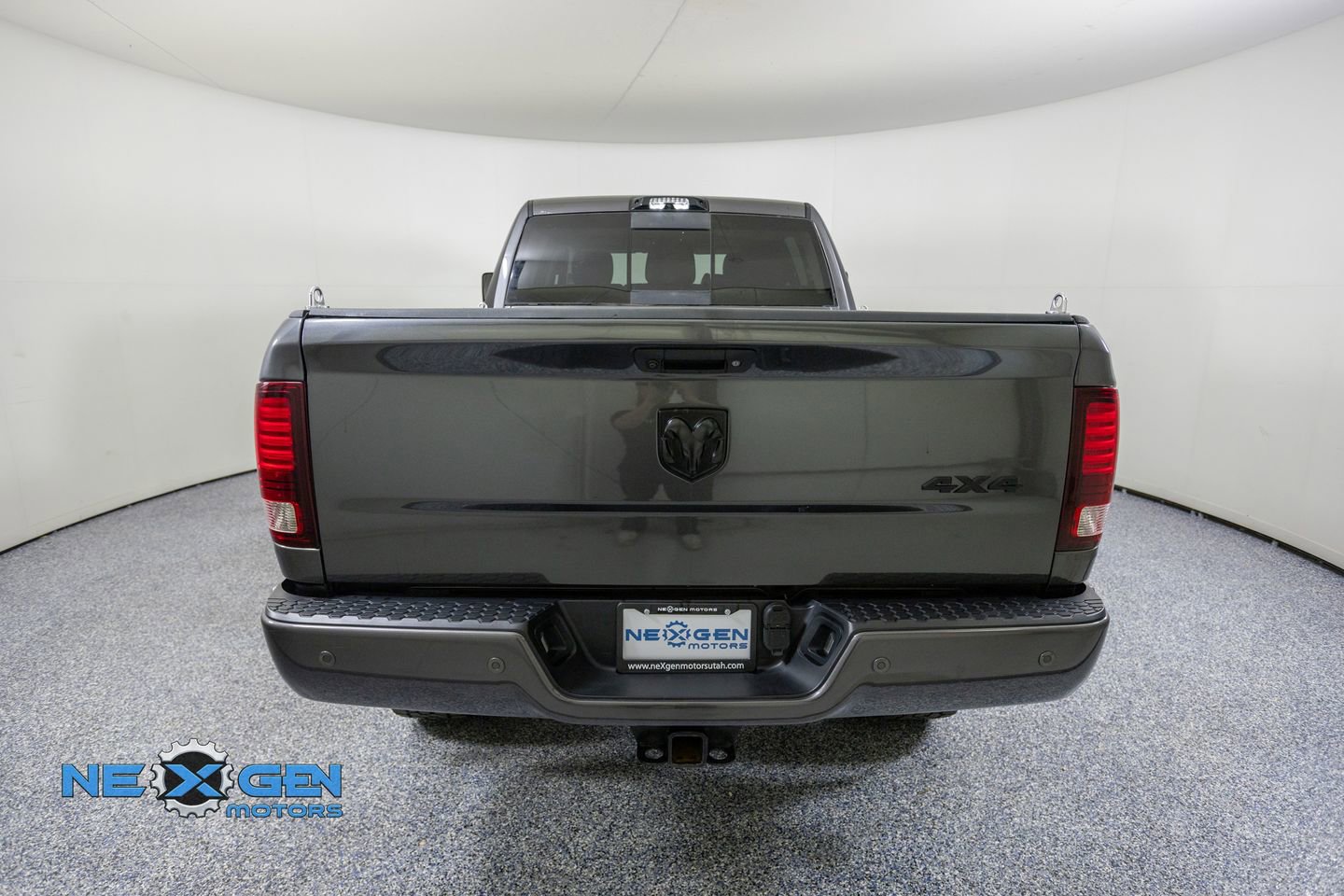 Used 2016 RAM 2500 Laramie w/ Sport Appearance Group AWD/4WD image 6