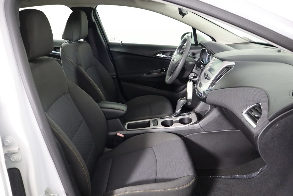Used 2017 Chevrolet Cruze LS FWD image 16