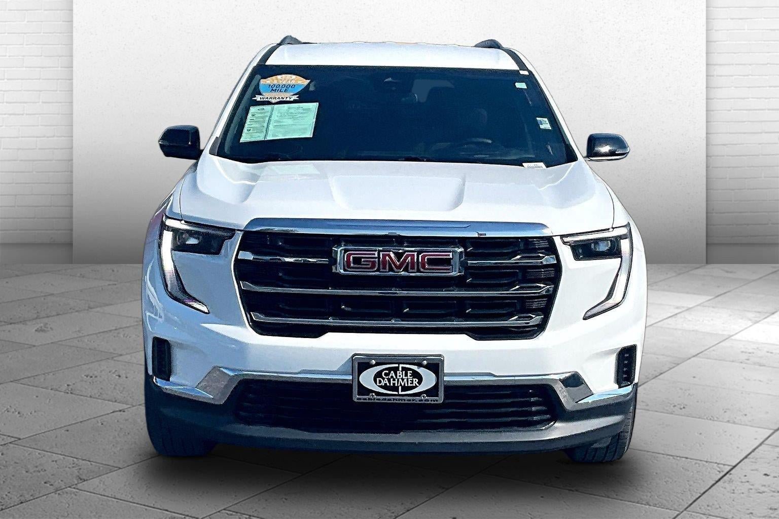 Used 2025 GMC Acadia Elevation FWD image 2