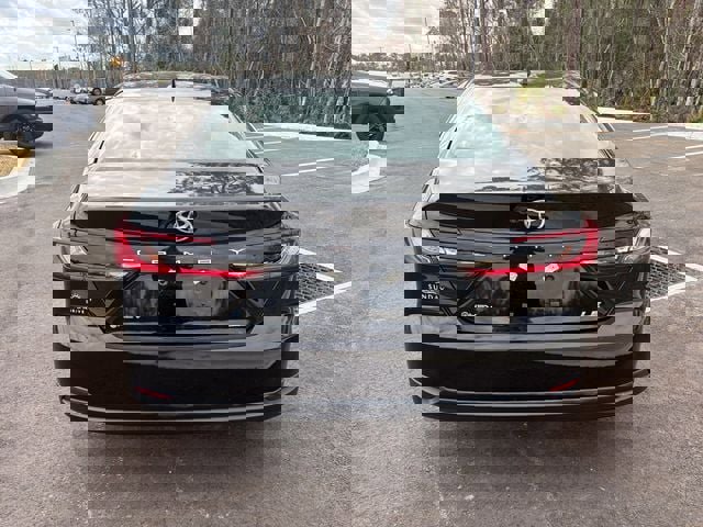 Used 2025 Toyota Camry LE image 8