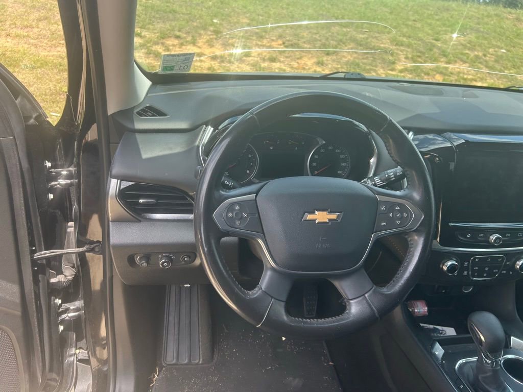 Used 2021 Chevrolet Traverse LT image 6