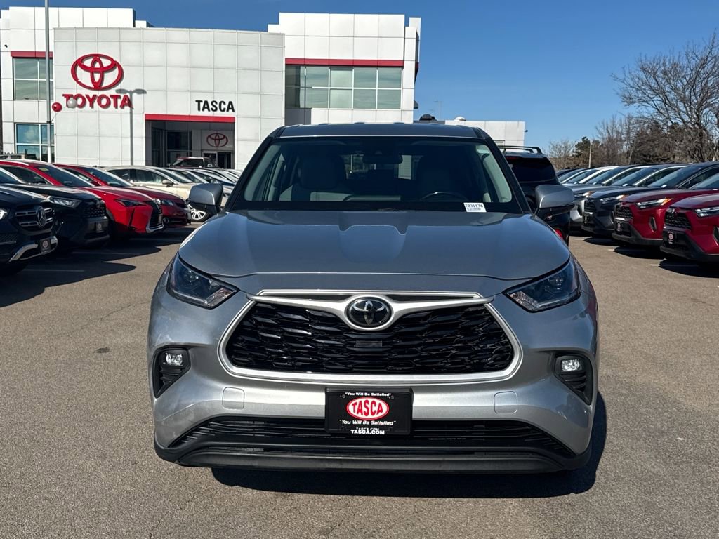 Used 2021 Toyota Highlander LE video 2