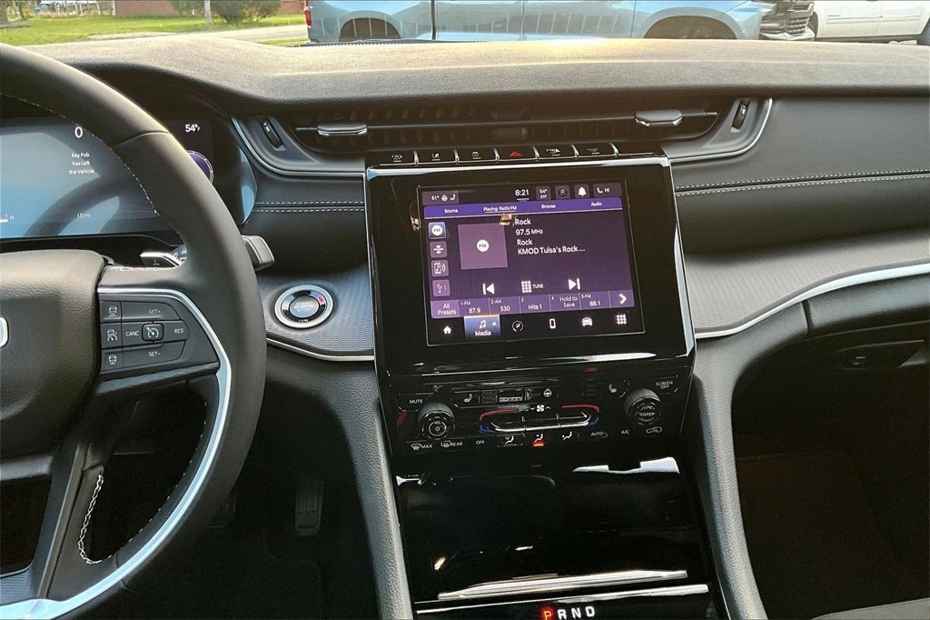 New 2025 Jeep Grand Cherokee Laredo X w/ Luxury Tech Group I image 7