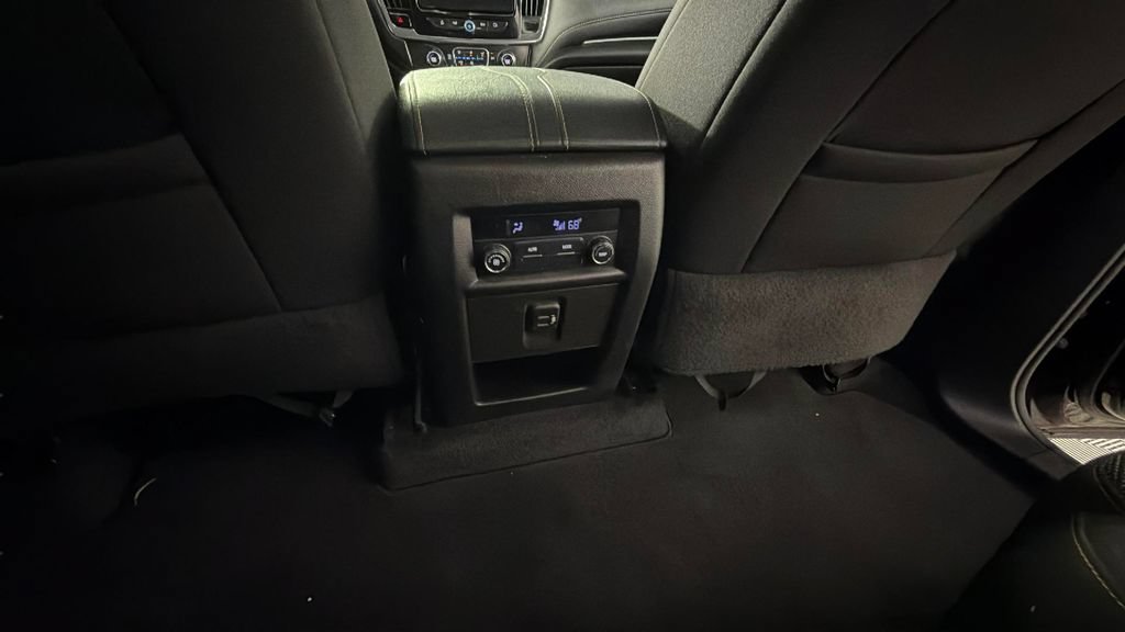Certified 2021 Chevrolet Traverse LT FWD image 33
