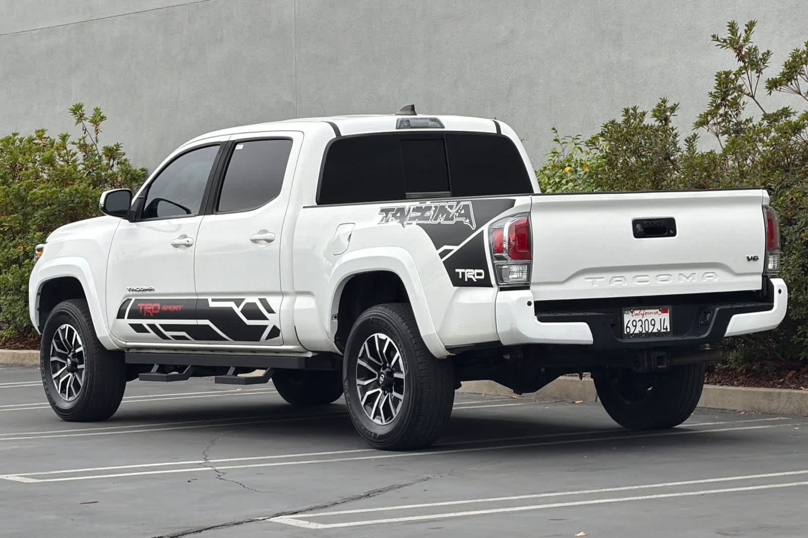 Used 2021 Toyota Tacoma TRD Sport w/ Technology Package RWD image 7
