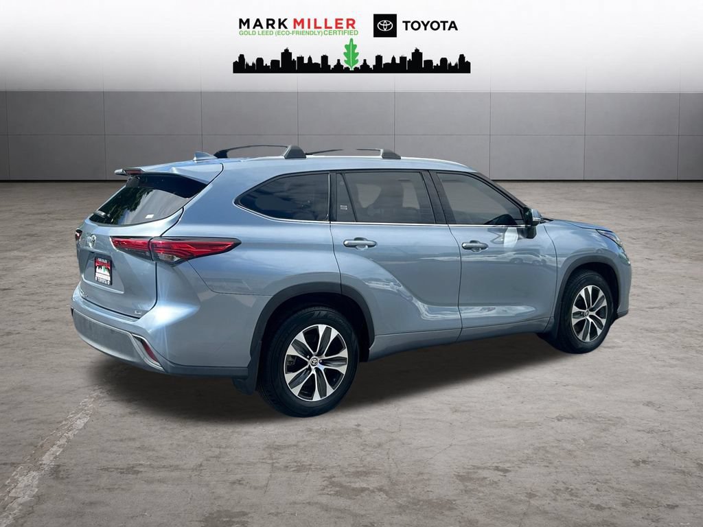 Used 2021 Toyota Highlander XLE FWD image 6