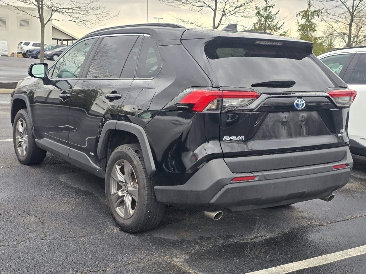 Used 2023 Toyota RAV4 LE image 5