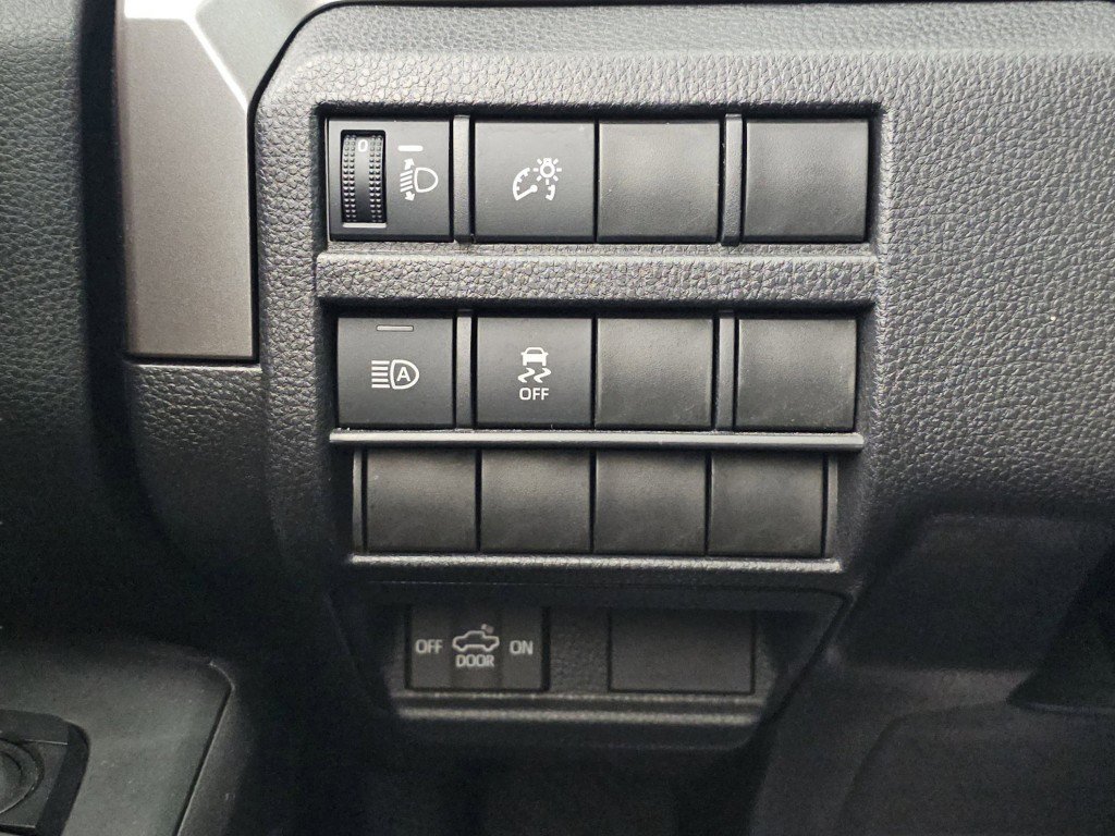 Used 2024 Toyota Tacoma SR5 AWD/4WD image 12