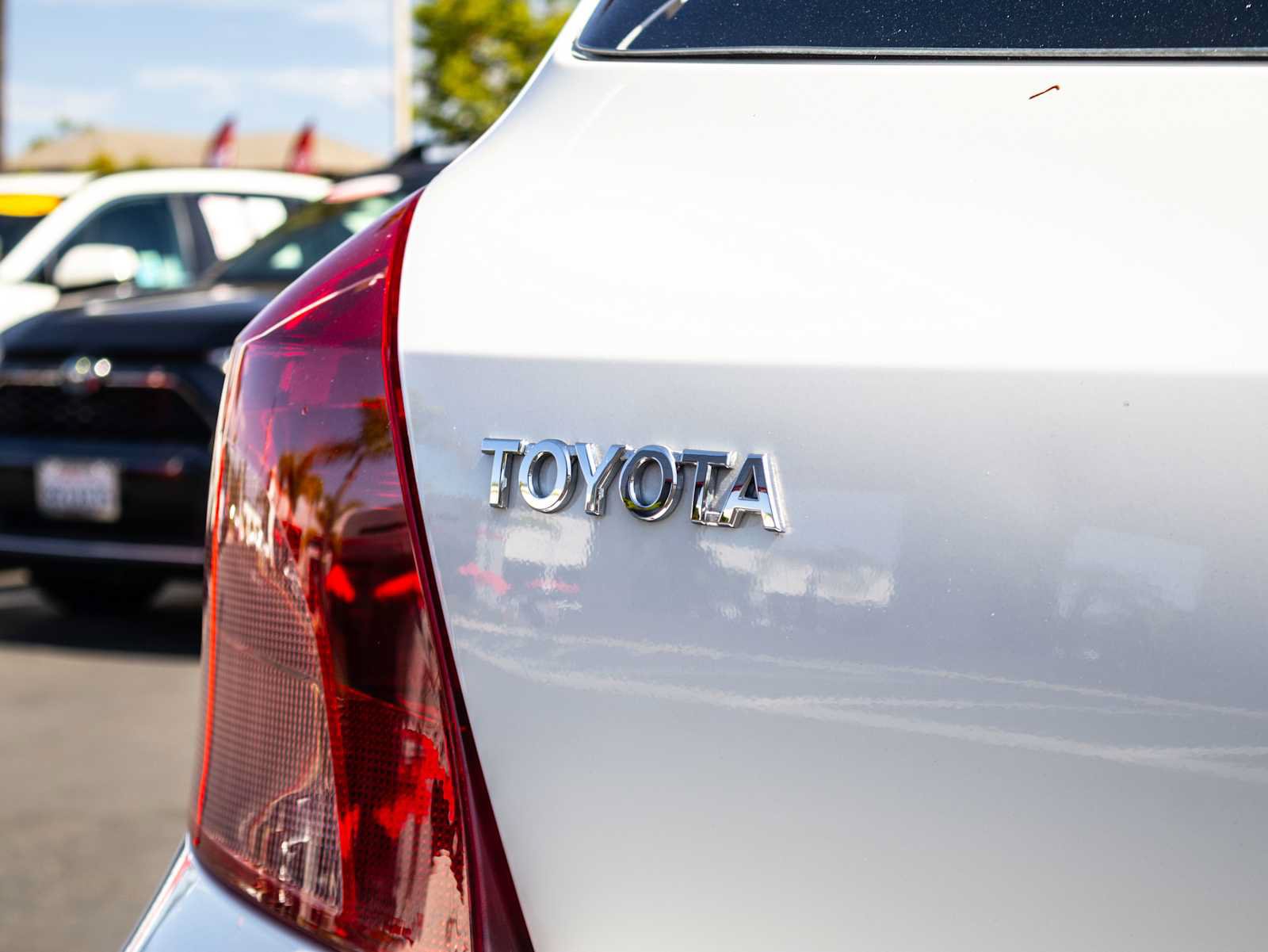 Used 2008 Toyota Yaris 2-Door Hatchback FWD image 12