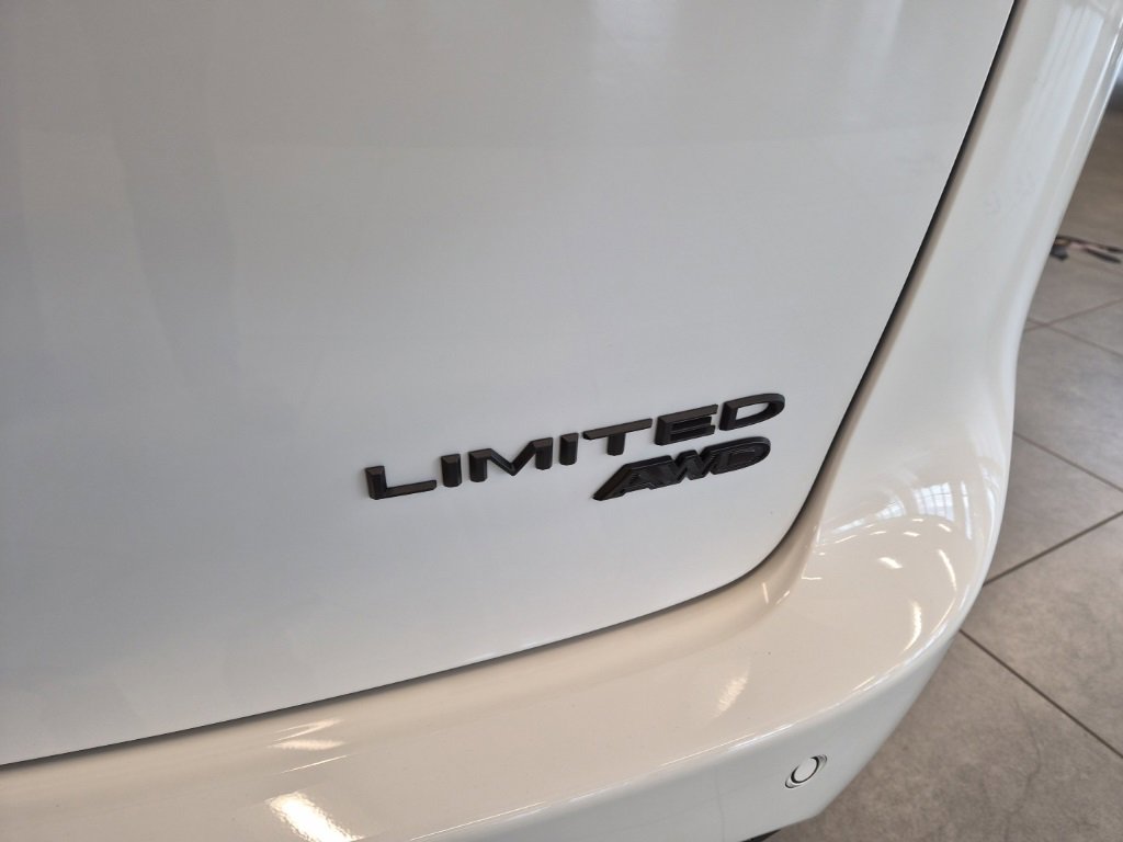 New 2026 Chrysler Pacifica Limited w/ S Appearance Package image 9