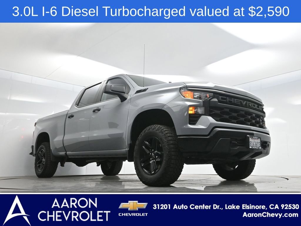 Used 2024 Chevrolet Silverado 1500 Custom Trail Boss w/ Dark Appearance Package image 2