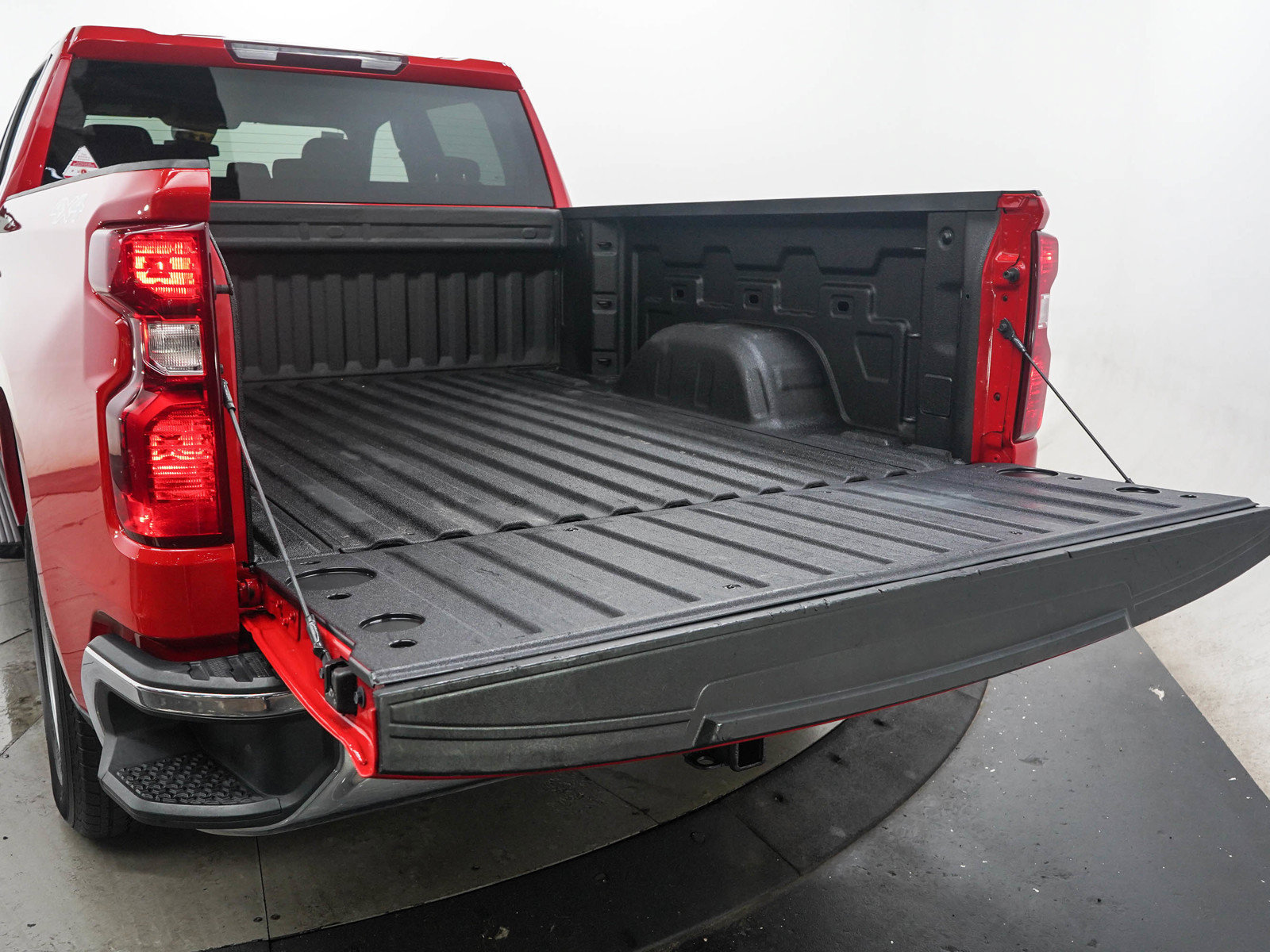 Used 2023 Chevrolet Silverado 1500 W/T w/ WT Value Package AWD/4WD image 9