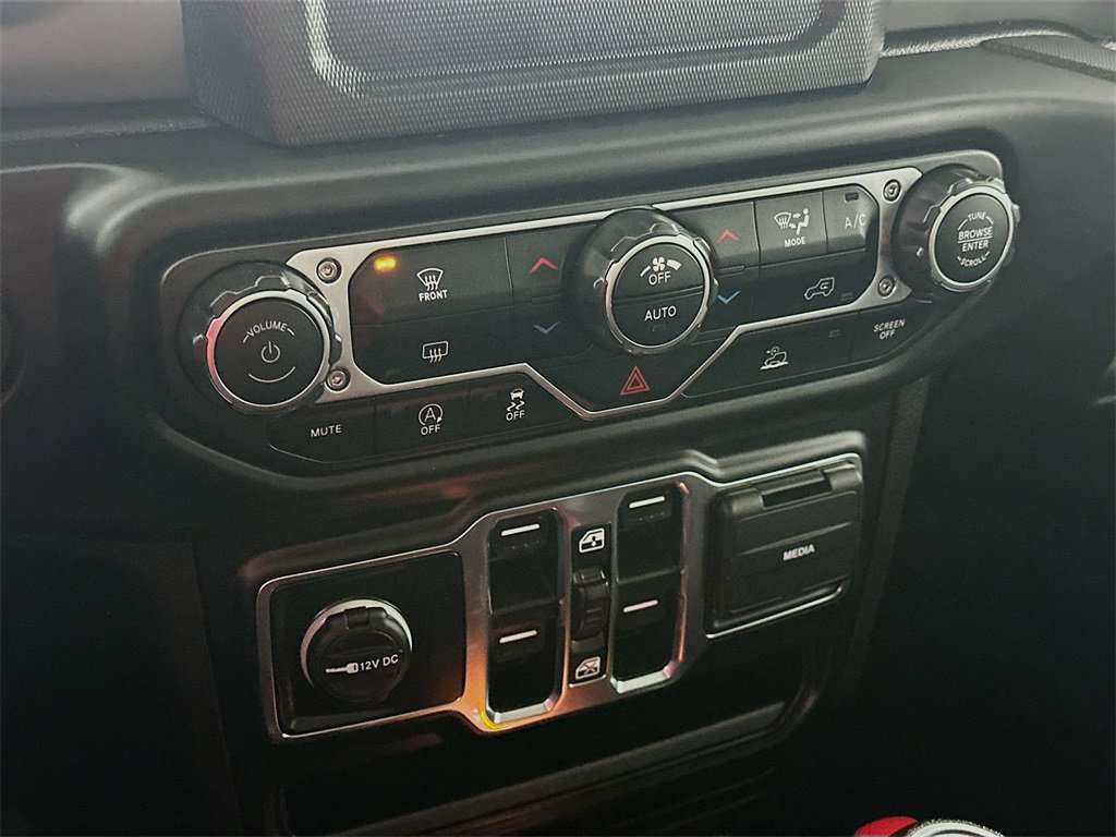 Used 2022 Jeep Gladiator Willys image 18