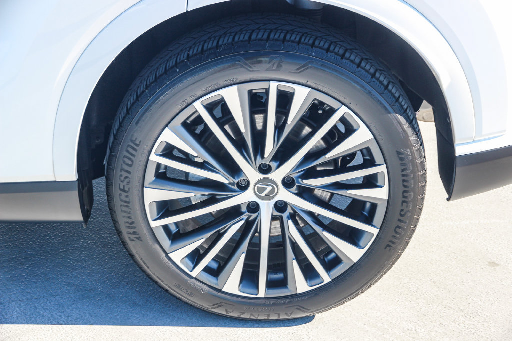 Used 2024 Lexus RX 350 Premium Plus w/ Cold Area Package FWD image 12