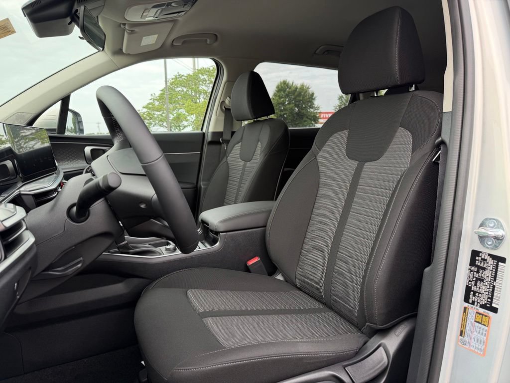 New 2026 Kia Sorento LX FWD image 11