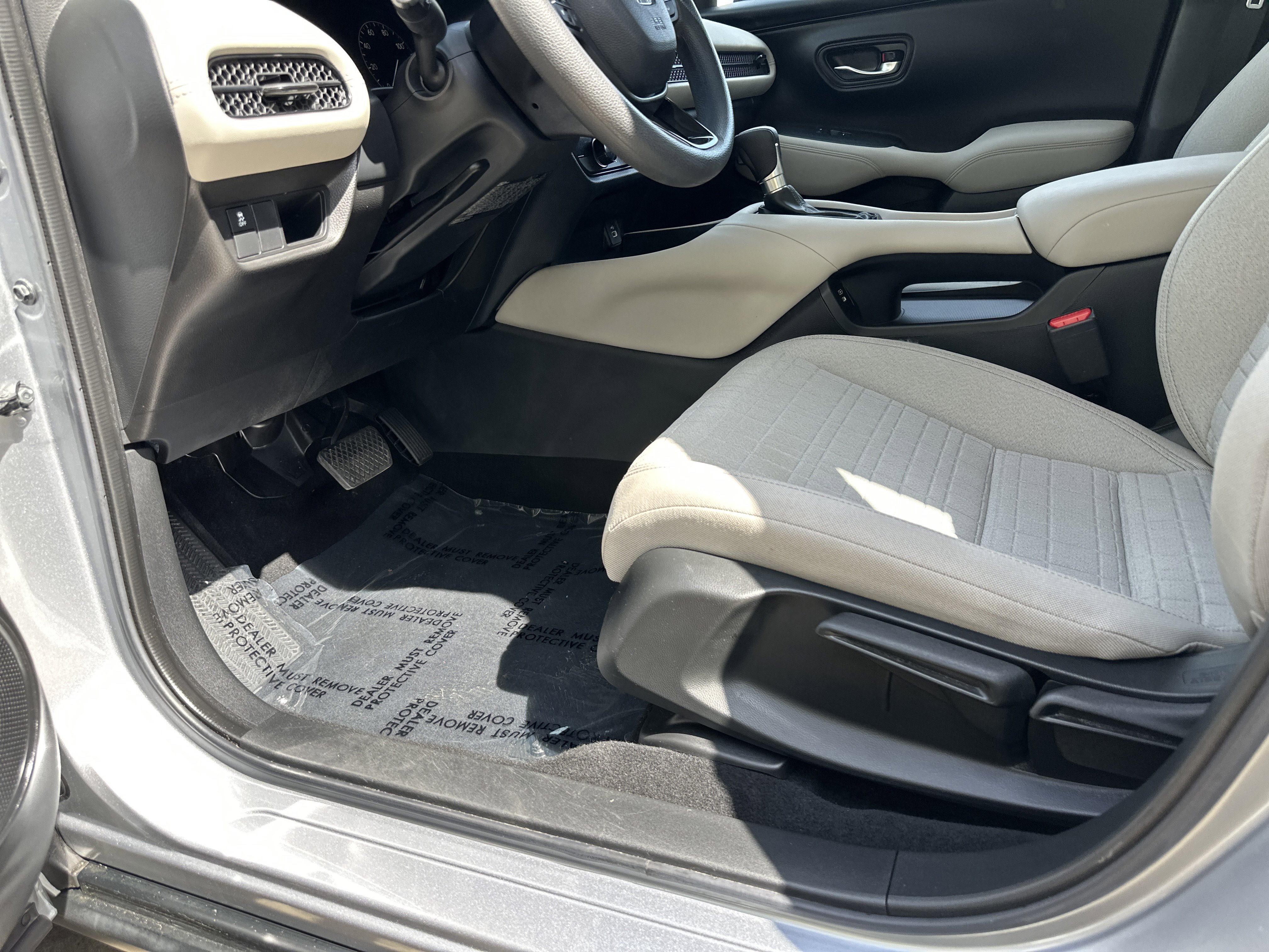 Used 2024 Honda HR-V LX image 17