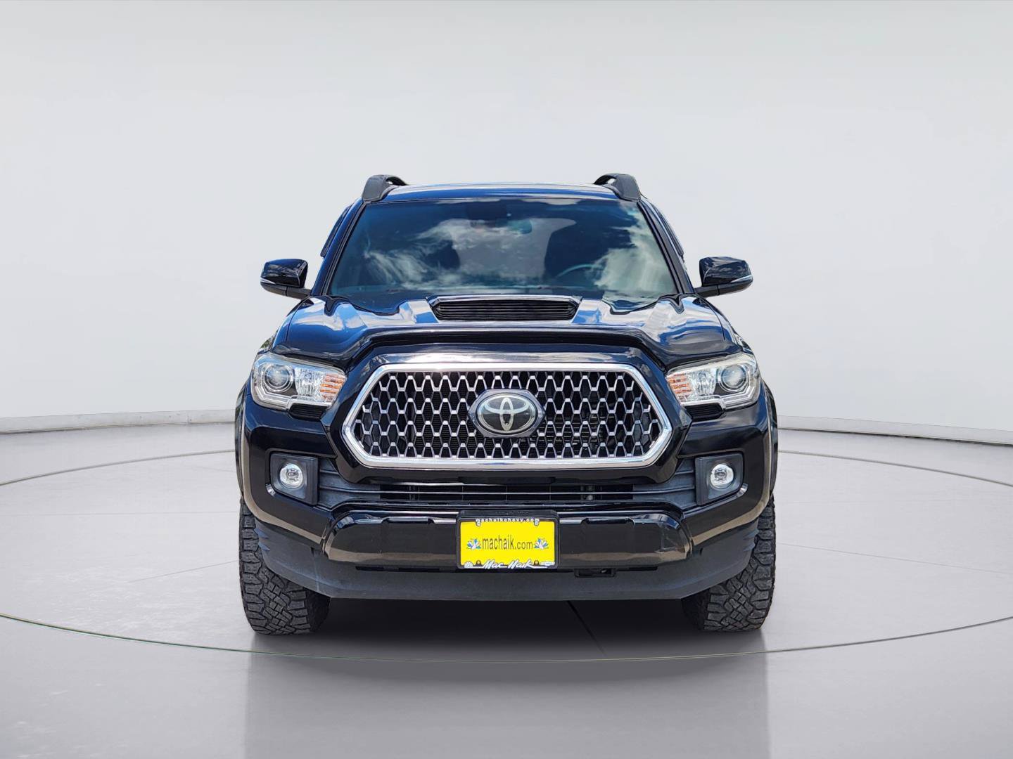 Used 2019 Toyota Tacoma TRD Sport RWD image 2
