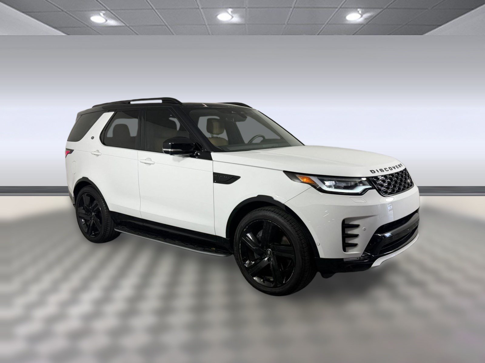 Used 2025 Land Rover Discovery Dynamic SE AWD/4WD image 7