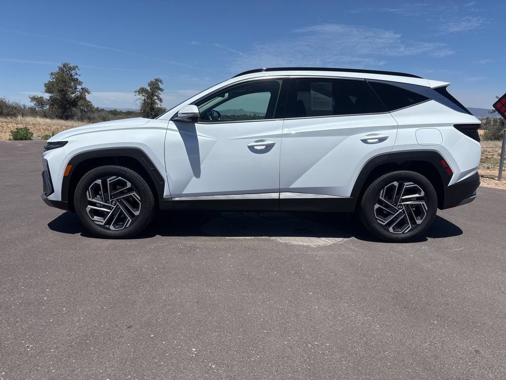 Certified 2025 Hyundai Tucson Limited AWD/4WD image 9