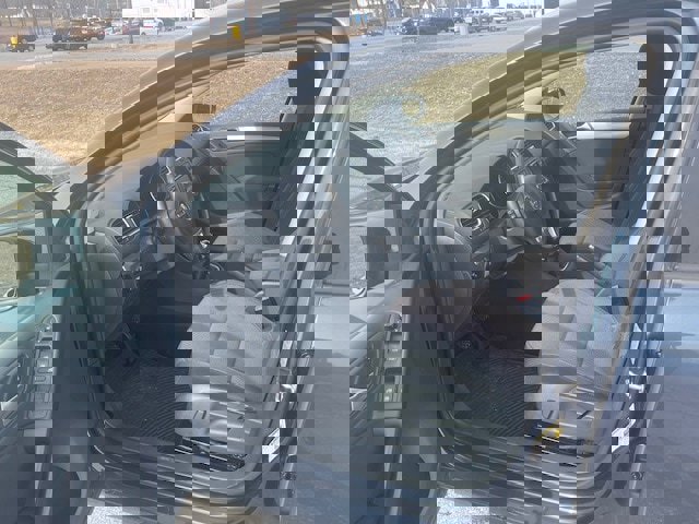 Used 2013 Volkswagen Golf TDI image 9