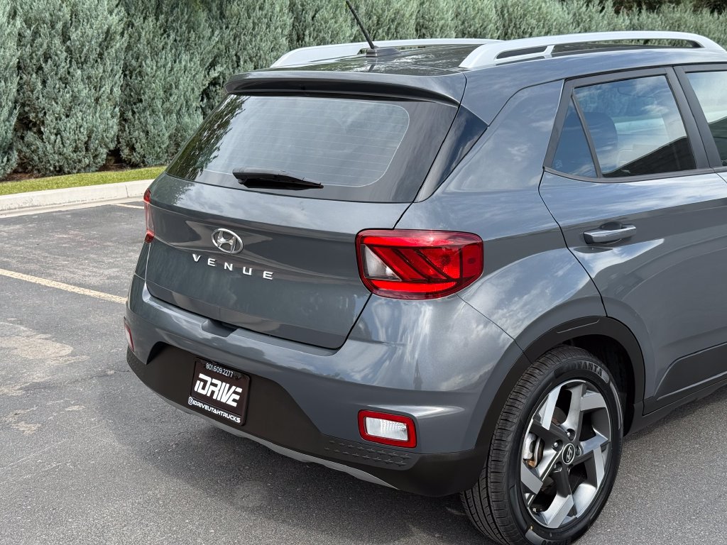 Used 2023 Hyundai Venue SEL w/ Cargo Package FWD image 10