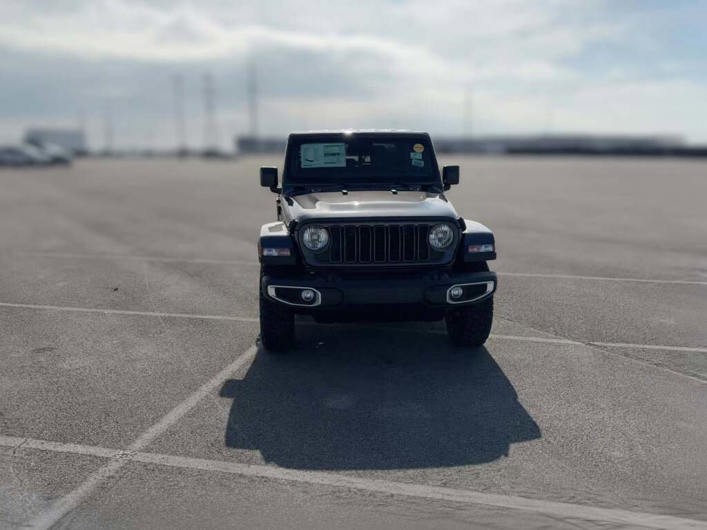 New 2026 Jeep Gladiator Sport image 2