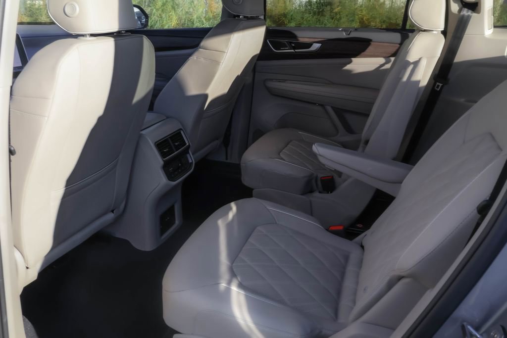 New 2026 Volkswagen Atlas SEL Premium R-Line AWD/4WD image 33