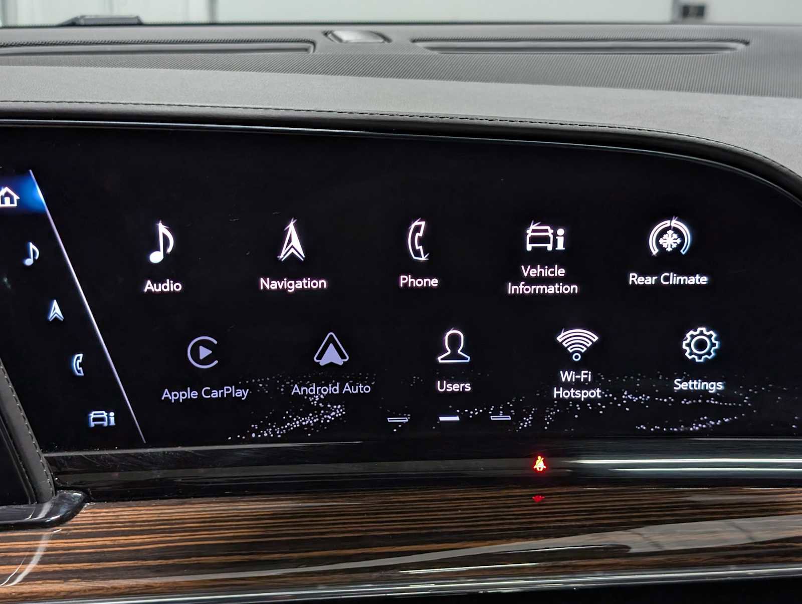 Used 2021 Cadillac Escalade Premium Luxury image 31