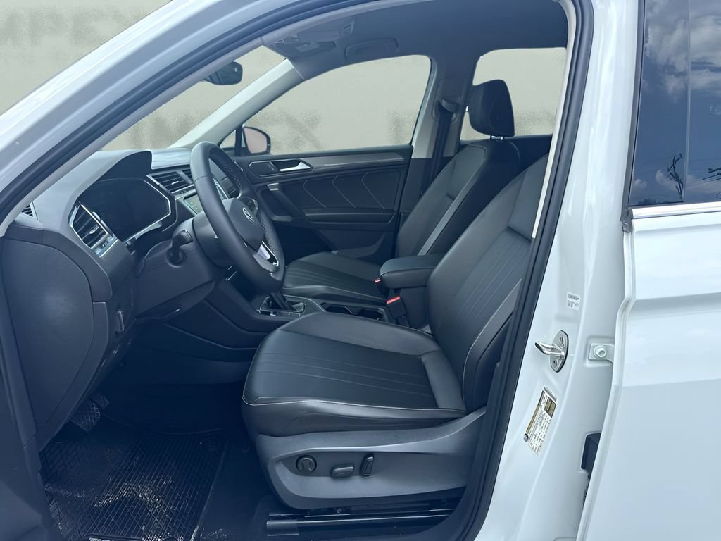Used 2022 Volkswagen Tiguan SE FWD image 9