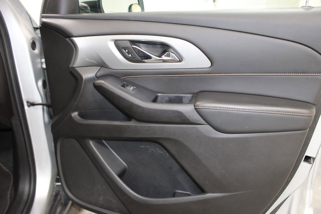 Used 2021 Chevrolet Traverse LT w/ LPO, Cargo Package image 22