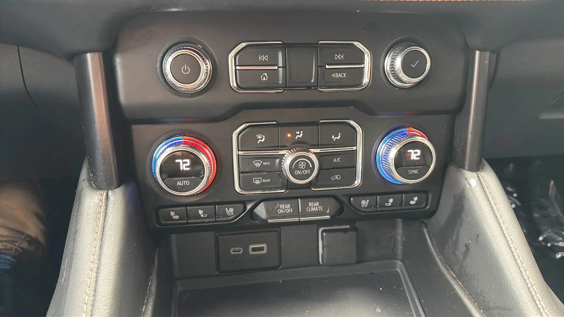 Used 2022 GMC Yukon AT4 AWD/4WD image 26